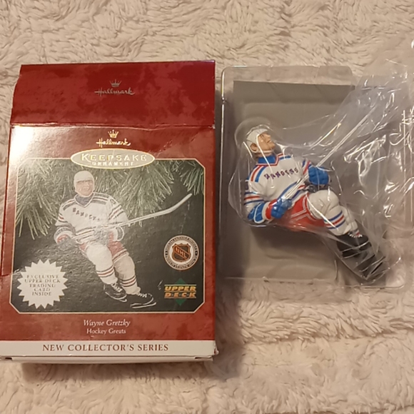 Hallmark keepsake Wayne Gretzky - Picture 3 of 3